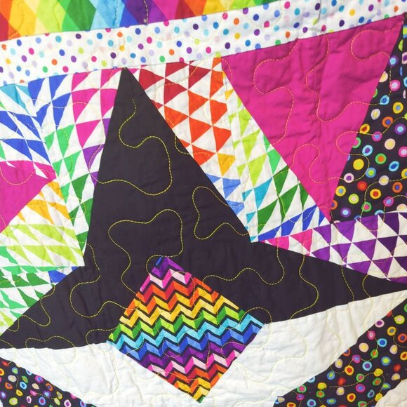 Handmade Modern Quilt Geometric Rainbow Stars 47" x 41" Baby Lap or Wall Hanging - Picture 3 of 4